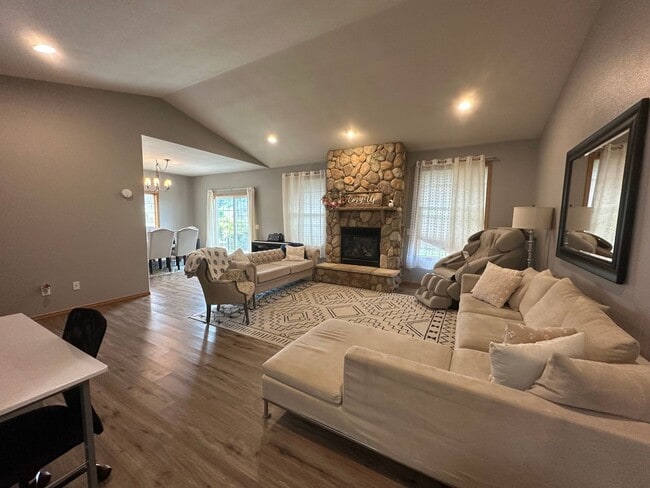 Photo - 3 Bed 2.5 Bath Home in Lynden with Garage