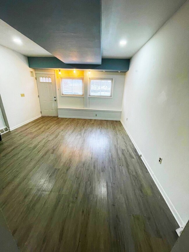 Photo - 1382 Center Ave