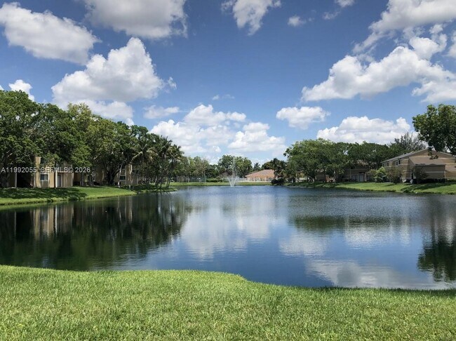 Photo - 251 Palm Cir W Unit 107