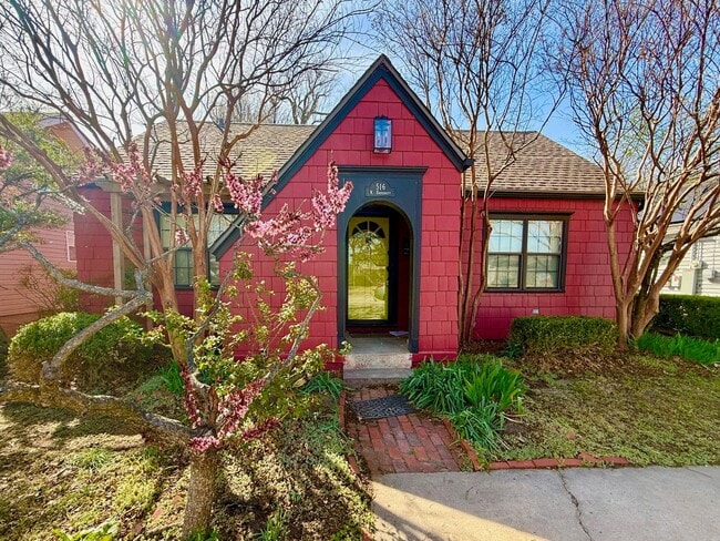 Building Photo - Unique & Remodeled!