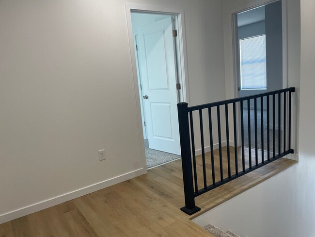 Photo - 307 N Center St Townhome