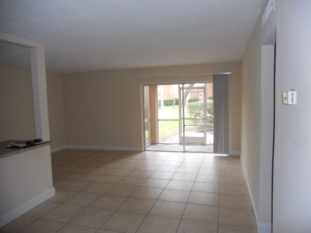 Photo - 492 Banyon Tree Cir Unit 104