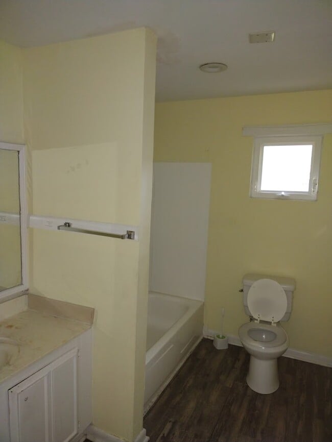 Photo - 115 Bart St Unidad B