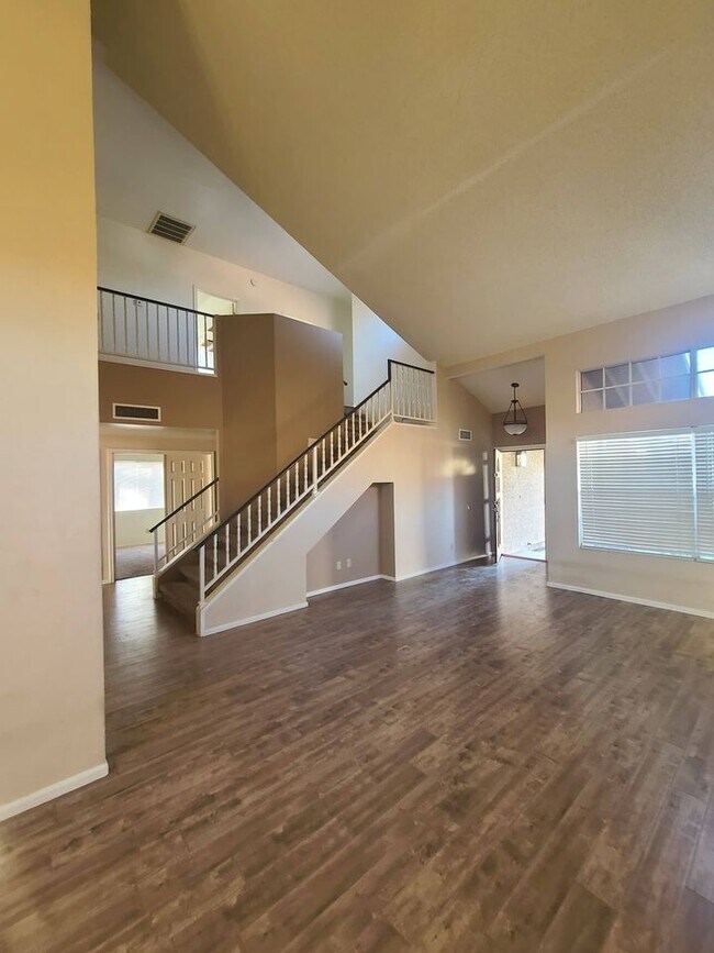 Photo - 16014 N 48th Pl