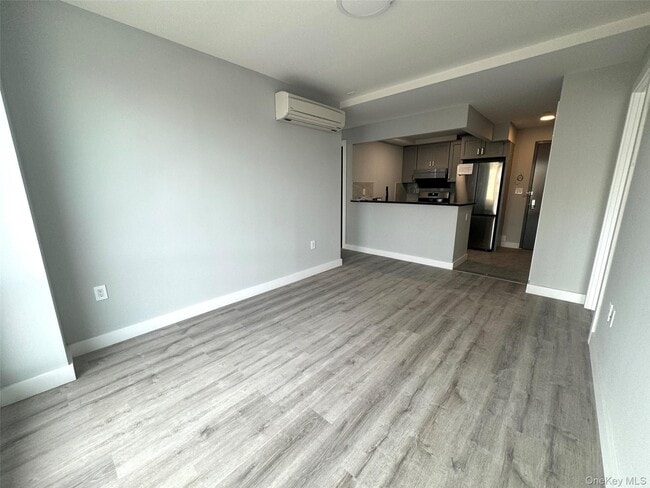 Photo - 20-22-22 College Point Blvd Unit 3B