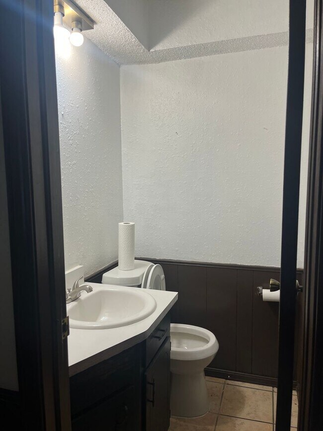 Photo - 6810 Lancer Ln