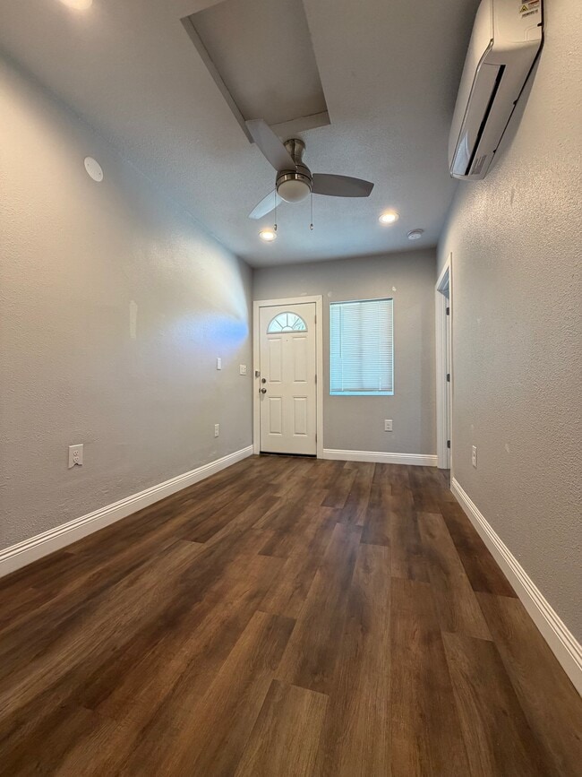Photo - 3130 Kaiser Way