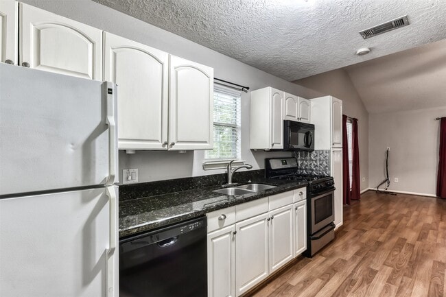 Photo - 115 Delaware Dr