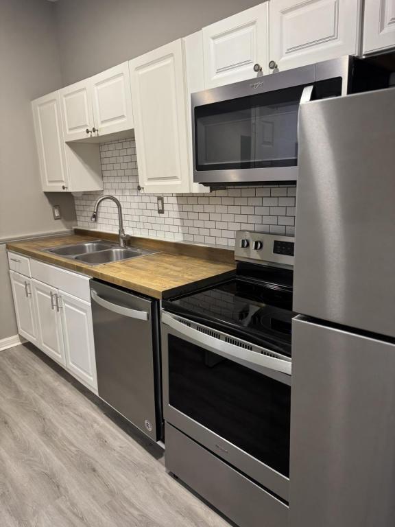 Photo - 639 Rawlings St