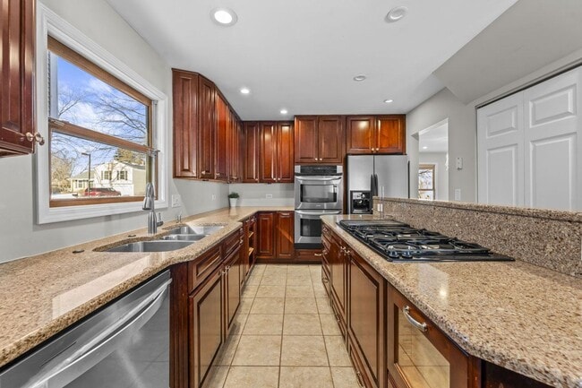 Photo - Updated 2-Story Home in Desirable Deerpath Subdivision - Available Immediately.