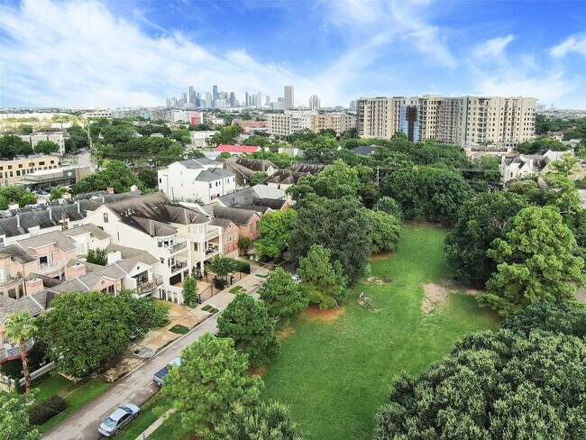 Photo - 6310 Taggart St Unit B