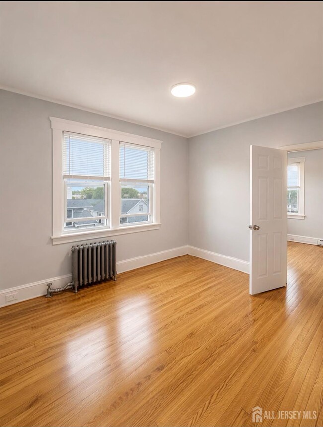 32 Edwin St Unit 2