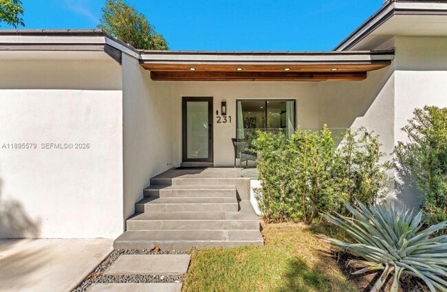 Photo - 231 NE 45th St