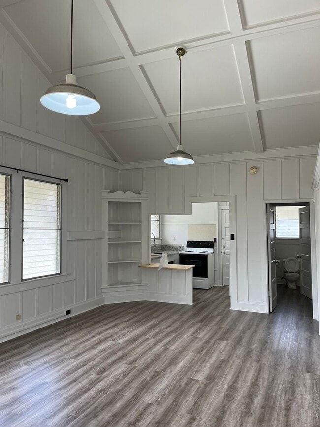 Building Photo - RMS100ach (REOM) Unit #B