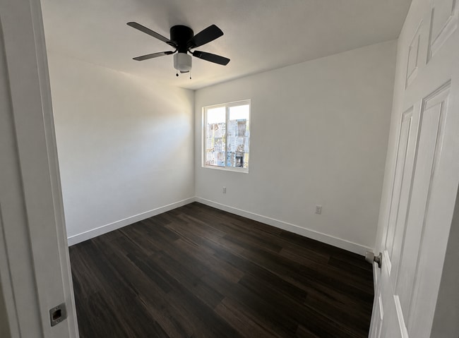 Photo - 415 Iona Dr