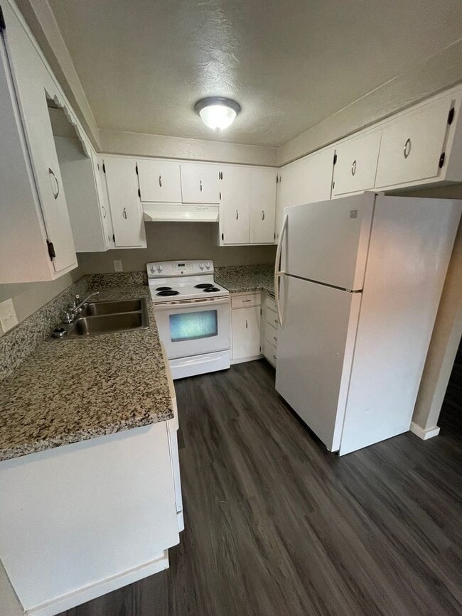 Photo - Pet Friendly 2 Bedroom in Lebanon! Unit #4