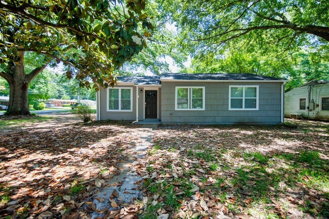 Photo - ** 3 Bed 1 Bath located in Forrest Hills *...