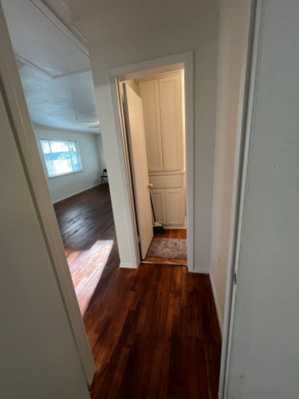 Photo - 102 E Pecan St