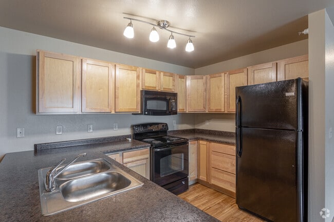 3BR, 2BA - 1,269SF