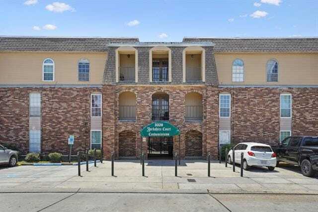 Building Photo - 3320 N Arnoult Rd Unit 231