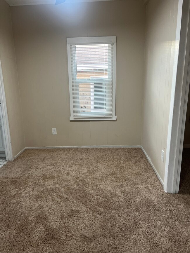 Photo - 606 W 4th Ave