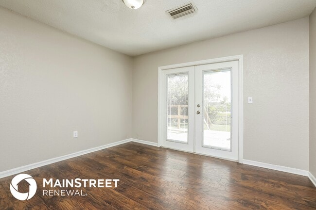 Photo - 1442 Lakecrest Dr