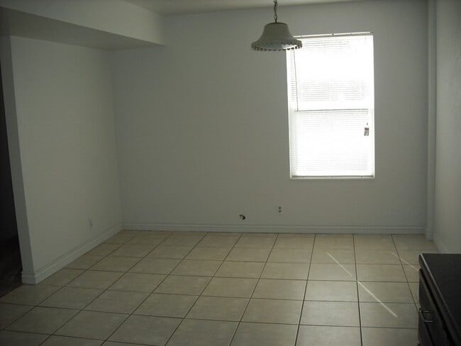 Photo - 1380 W 6235 S