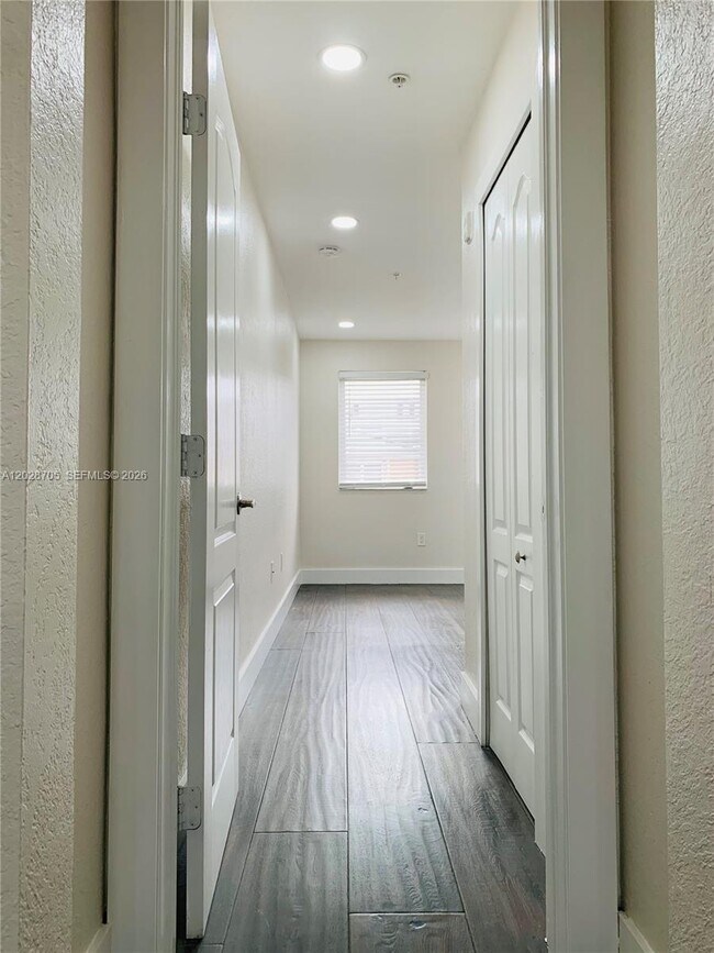 Photo - 17650 NW 73rd Ave Unit 202
