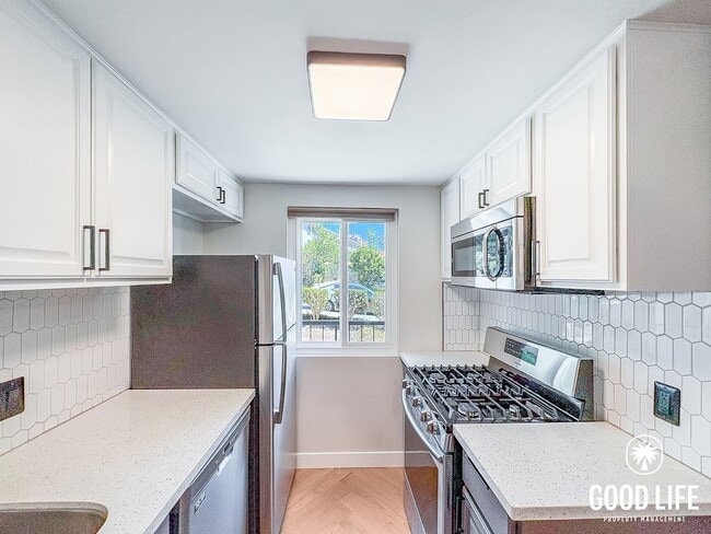 Building Photo - SD: 2BD/2.5BA Condo in Carlsbad with Community Pool, Two Balconies & Assigned Parking Unit B