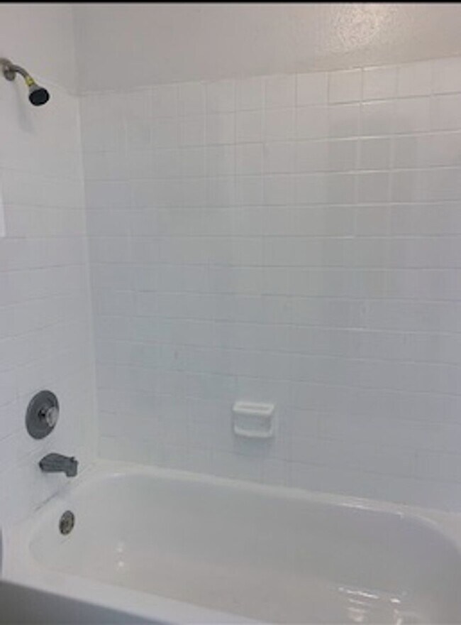 Photo - 1 bedroom / 1 bathroom 1st floor unit Unit 415