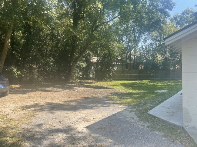 Photo - 480 St Andrews Blvd