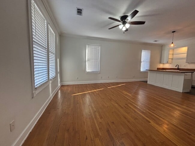 605 2nd Ave