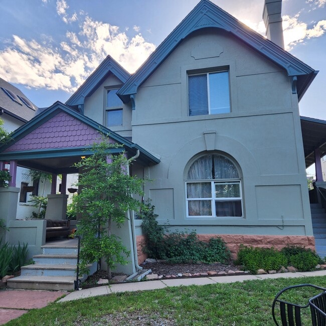 Building Photo - 1639 N Ogden St Unit 2
