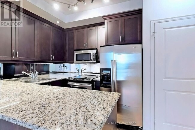 Photo - 628 Fleet St Unité 722