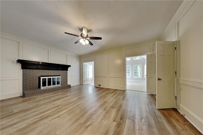 Photo - 1231 Kelvington Way SW