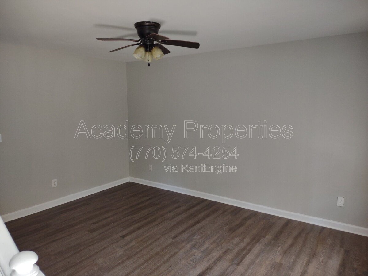 Photo - 130 Meadowbrook Ct Unit B
