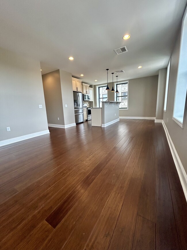 19 W Market St Unit 701