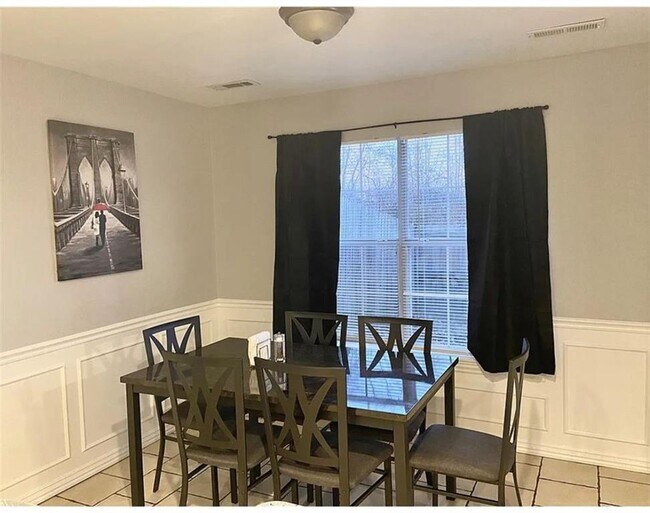 Photo - 826 W Peachtree Dr