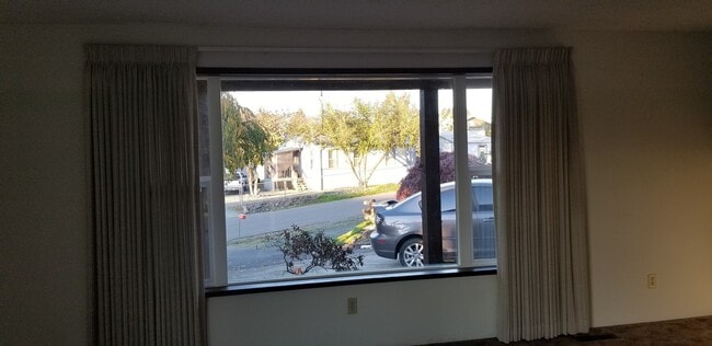 Photo - 3 bedroom, 2 bathroom home in well established neighborhood.