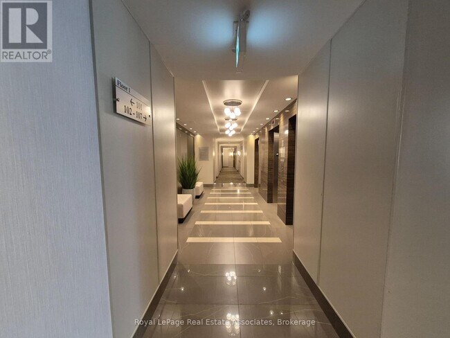 Photo - 1055 Southdown Rd Unit 811