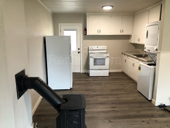 Photo - 1332 NE Del Norte Ave