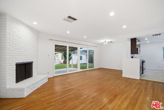Photo - 12811 Cumpston St