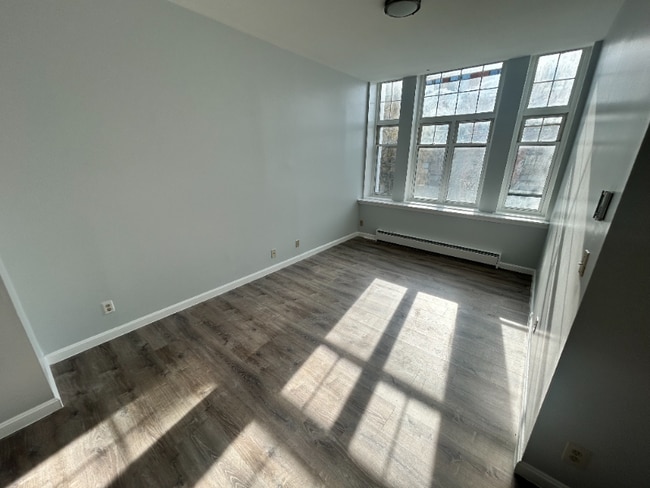 Photo - 285 Essex St Unidad 2A