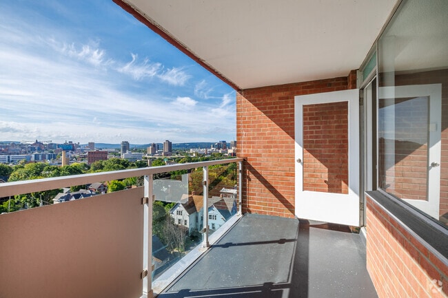 2BR, 1BA - 1,134SF - Balcony - Regency Tower