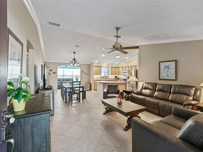 Photo - 1095 Blythe Way