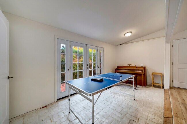 Photo - 23034 Califa St