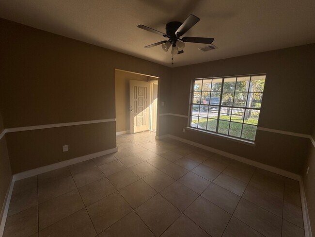 Photo - 207 E Mitchell Rd