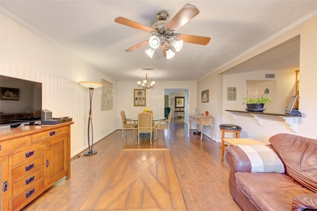 Photo - 824 Wax Myrtle Ln Unit True