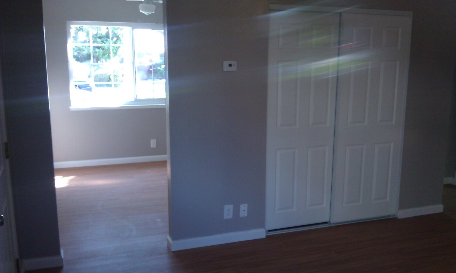 Large Room adj to Kitchen - 2020 Main St Unidad 2