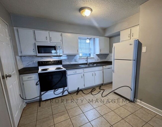 Photo - 716-D NE BALL DR